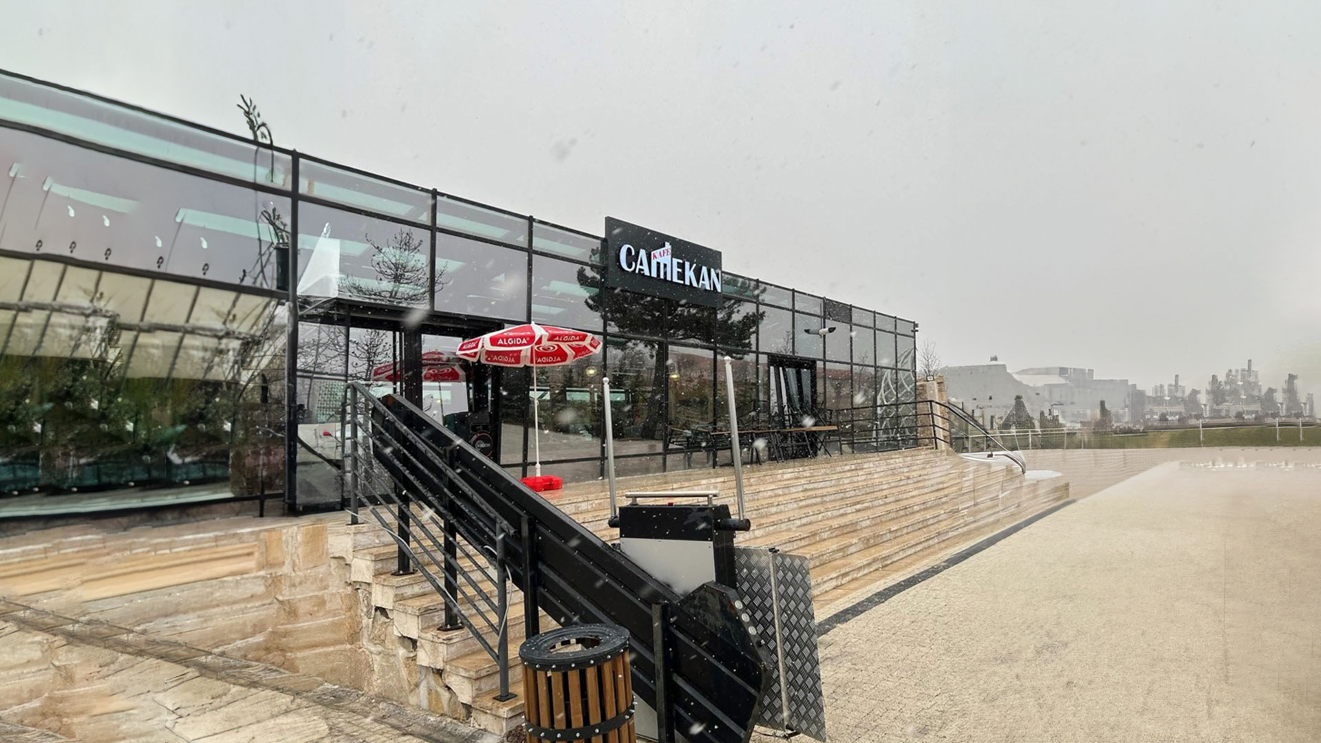 Camekan Kafe’de Keyifli Anlar Sizi Bekliyor!

